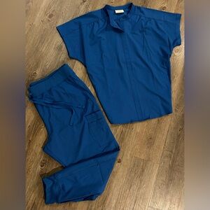 WhisperLite women’s scrubs set in royal blue